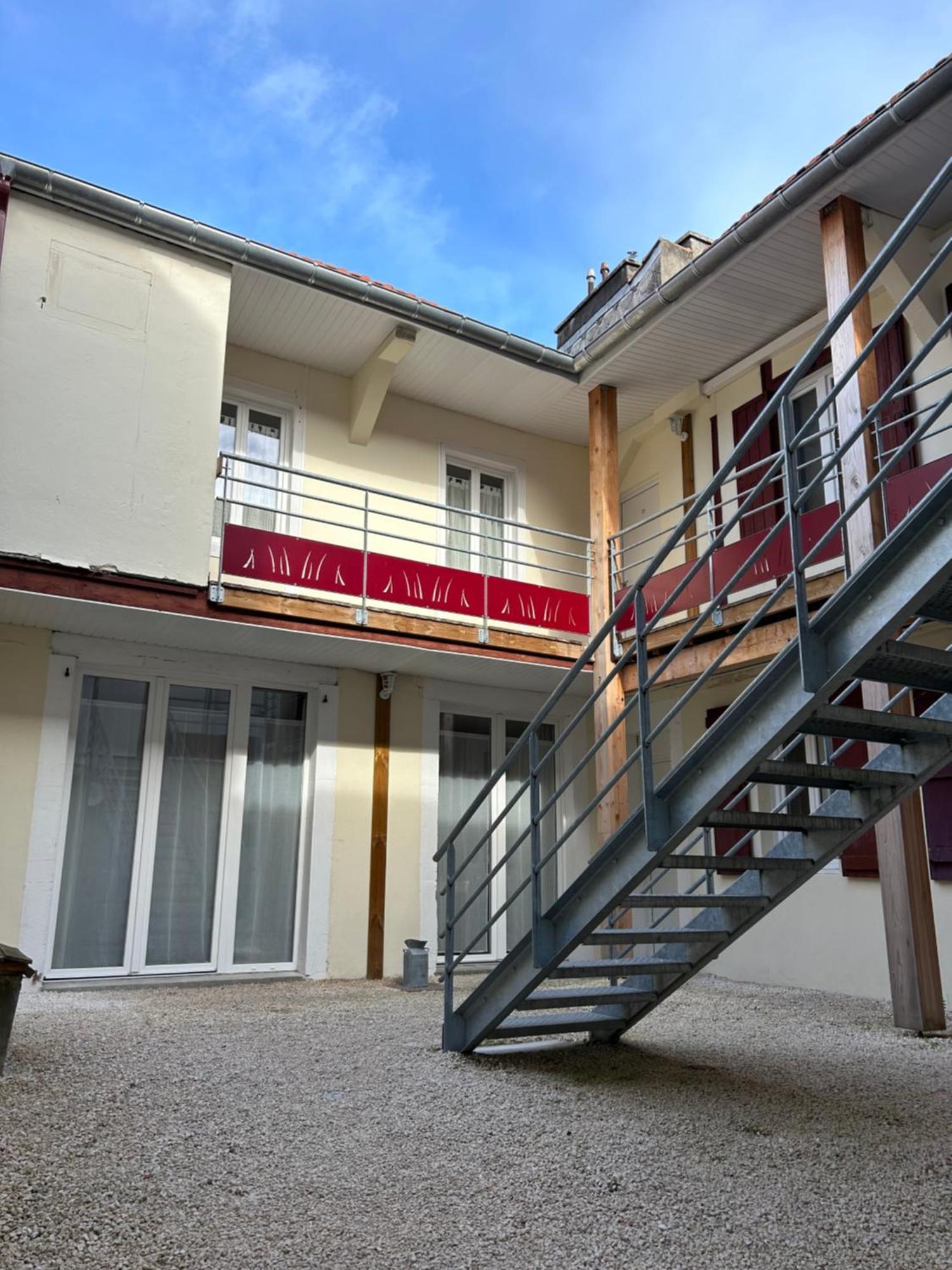 Le Patio : Appartement Chic 3 Chambres Au Coeur De Pau Esterno foto